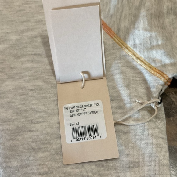 #7 NWT MOTHER The Short Sleeve Concert Tuck in Heather Oatmeal - Picture 5 of 5